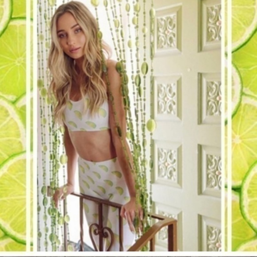 Morgan Stewart workout bra and matching lime leggings - Picture 3 of 3